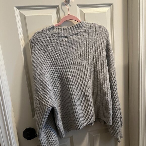 Forever 21 ULTRA SOFT Sweater - Picture 2 of 6